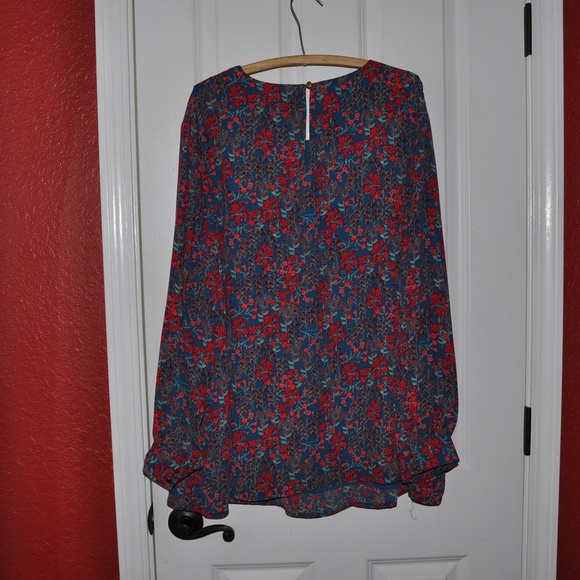 AVA&VIV Floral Pintuck Pleated Blouse - Picture 6 of 7